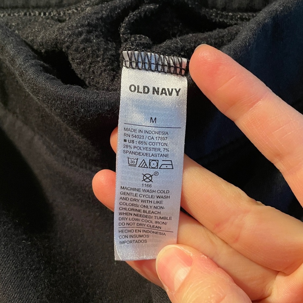 Old Navy Women’s Black Stirrup Fleece-Lined Leggings - Picture 2 of 3